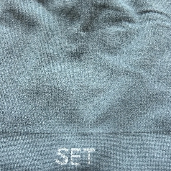 Set Active Sports Bra - Picture 2 of 4